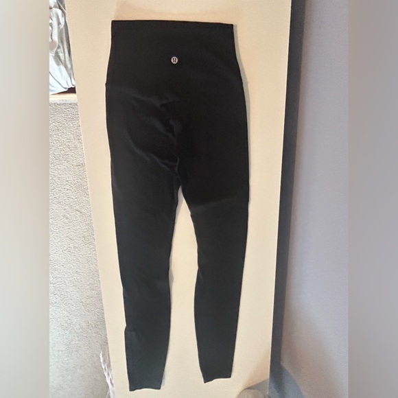 Lululemon Wunder Train High-Rise Tight 25"- black size 2 Great condition. - Picture 2 of 6